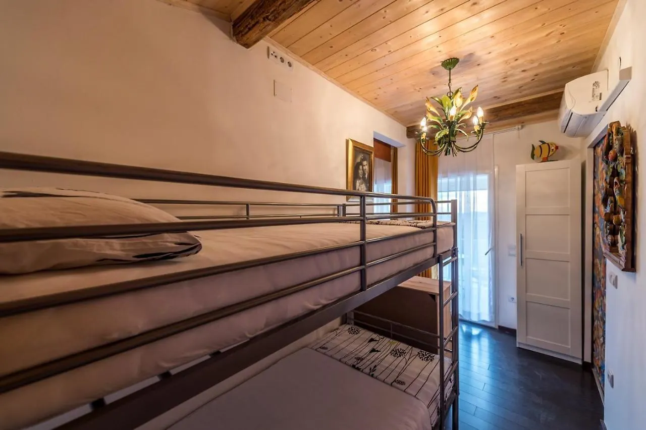 Villa Art House With Pool Vizinada